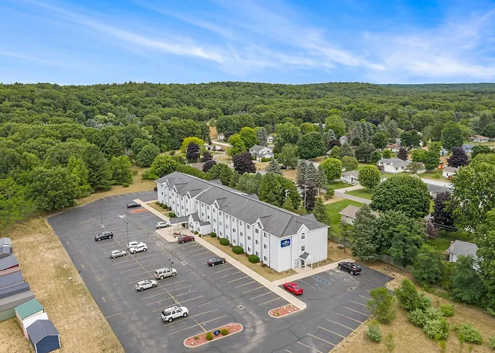 Top Hotels in Manistee