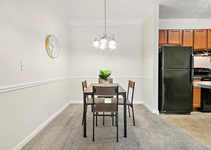 Top Hotels Near Northampton Valley Country Club