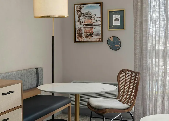Best Hotels Near SeaWorld San Diego