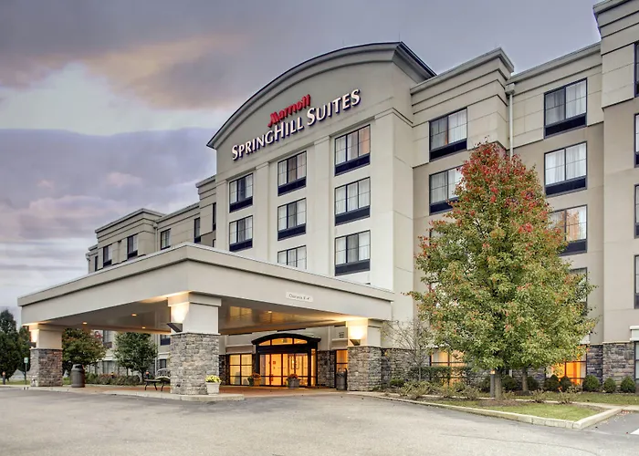 Best Hotels Near Wheeling University