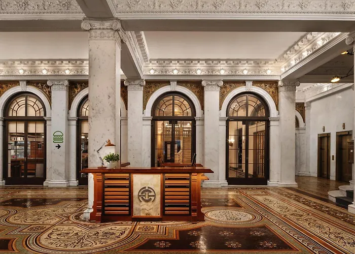 Best Boystown Chicago Hotels