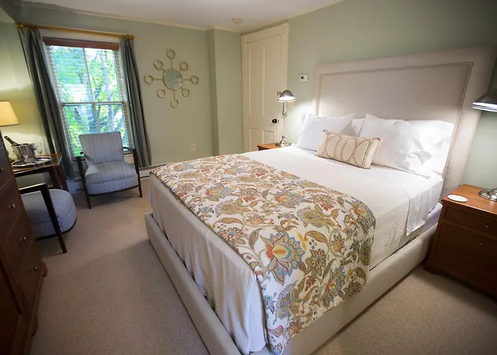 Finest Lake Washington Hotels for Unrivaled Waterfront Bliss